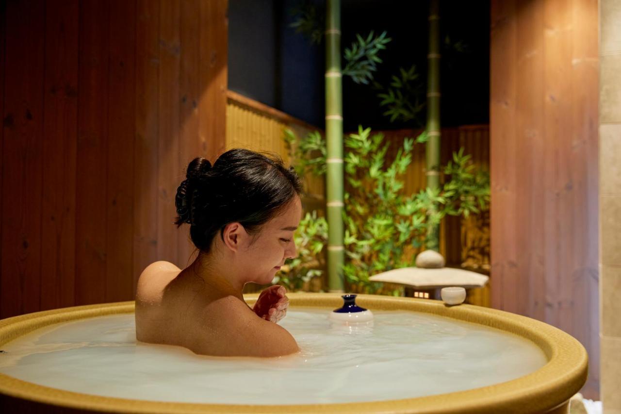 古今 天下茶屋 With A Private Parking Lot And A Half Open-Air Bath And Direct To Kix Villa Ōsaka Eksteriør bilde