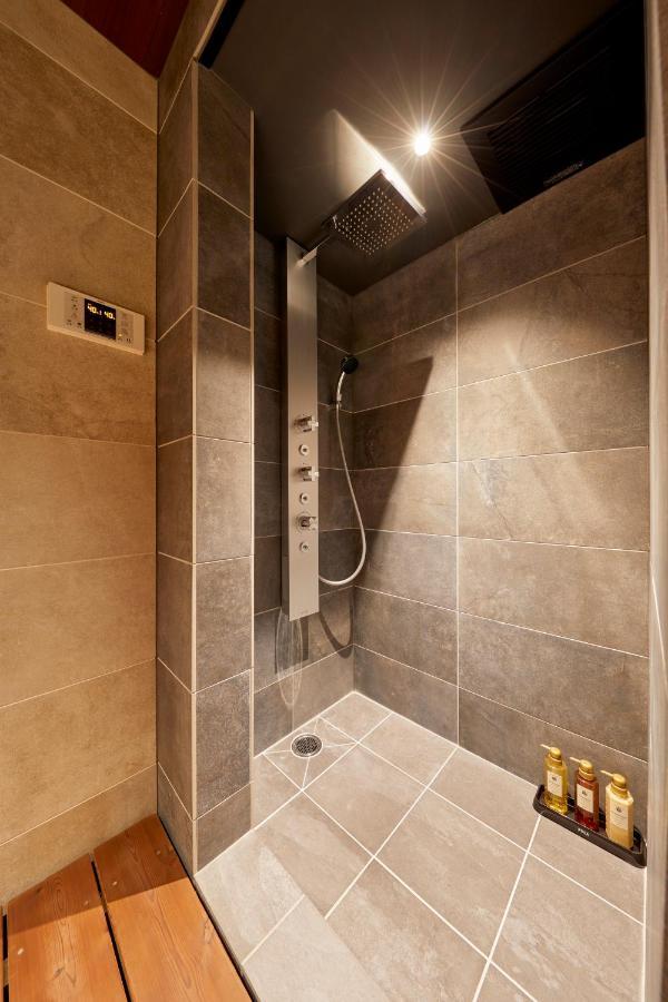 古今 天下茶屋 With A Private Parking Lot And A Half Open-Air Bath And Direct To Kix Villa Ōsaka Eksteriør bilde