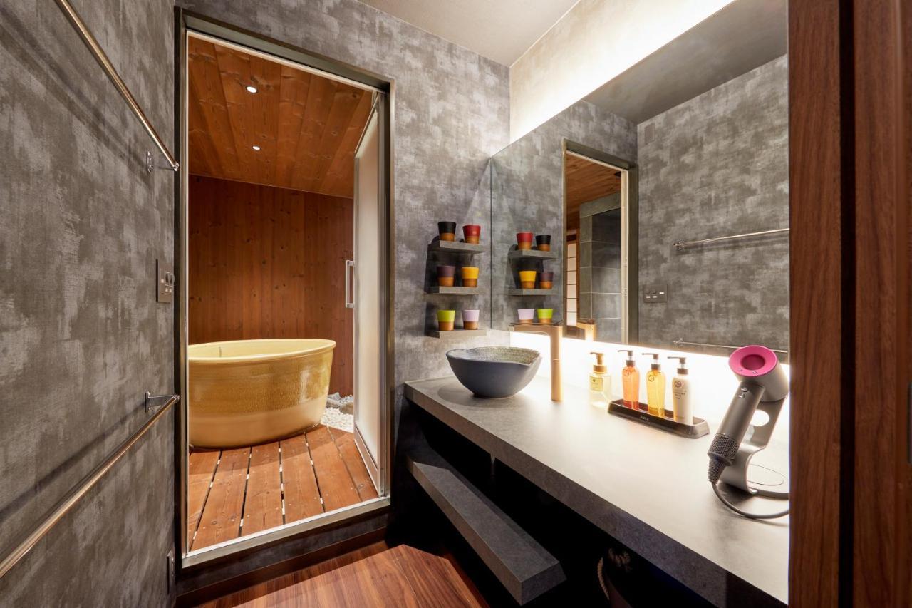 古今 天下茶屋 With A Private Parking Lot And A Half Open-Air Bath And Direct To Kix Villa Ōsaka Eksteriør bilde