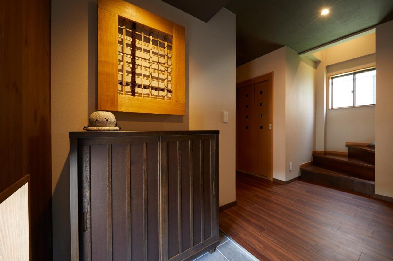 古今 天下茶屋 With A Private Parking Lot And A Half Open-Air Bath And Direct To Kix Villa Ōsaka Eksteriør bilde