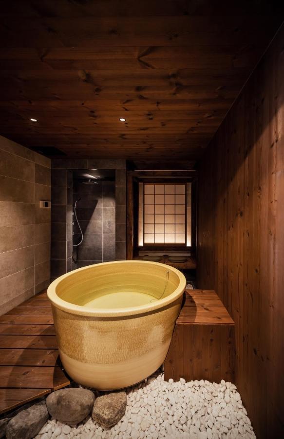 古今 天下茶屋 With A Private Parking Lot And A Half Open-Air Bath And Direct To Kix Villa Ōsaka Eksteriør bilde