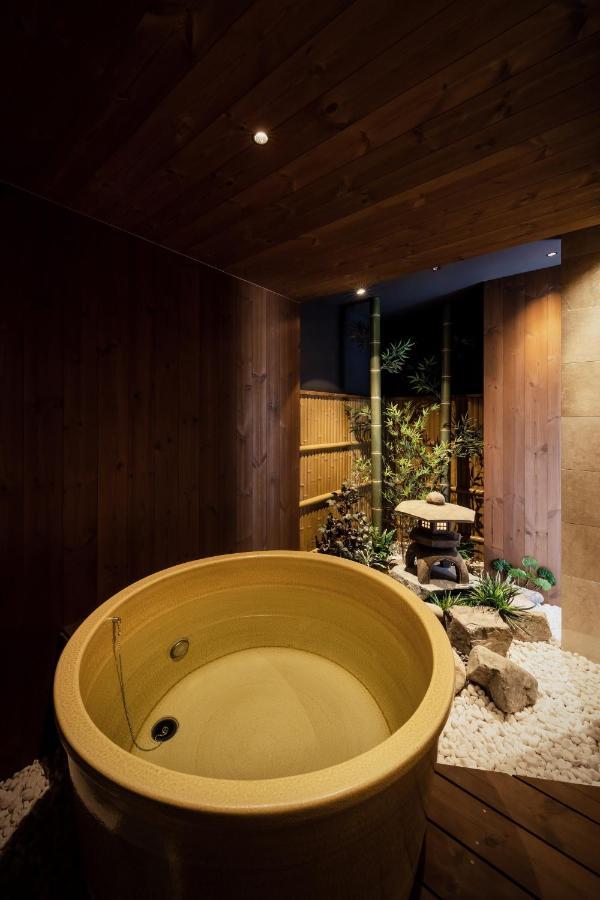 古今 天下茶屋 With A Private Parking Lot And A Half Open-Air Bath And Direct To Kix Villa Ōsaka Eksteriør bilde